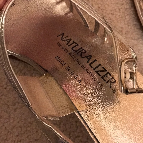 Women’s Heels - Picture 3 of 4